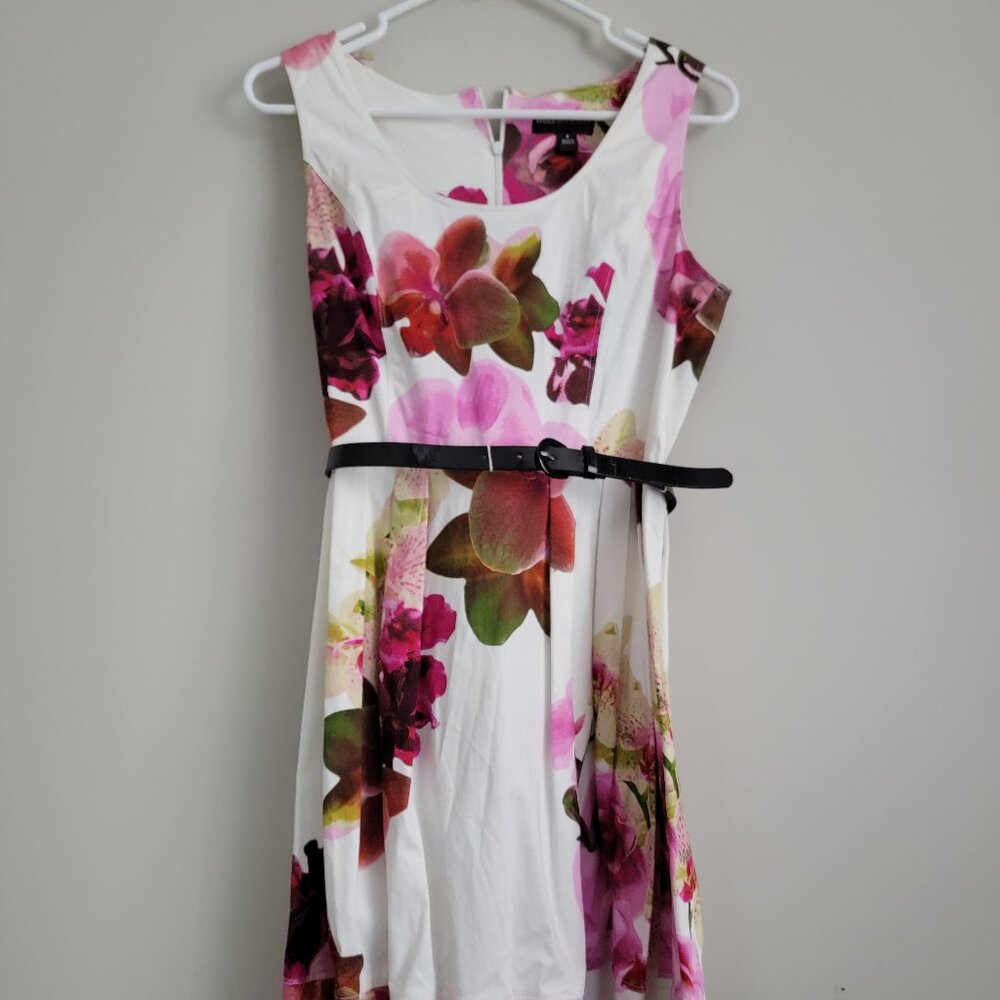 Dana Buchman Belted Zip up Floral dress